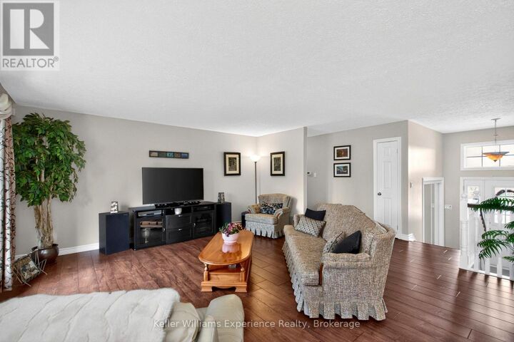 Property Photo:  4 Byrnes Crescent  ON L9M 1W4 