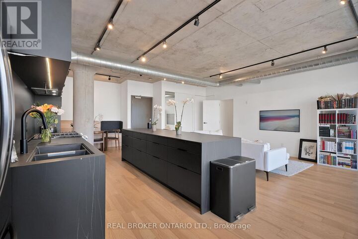 Property Photo:  42 Camden Street 603  ON M5V 1V1 