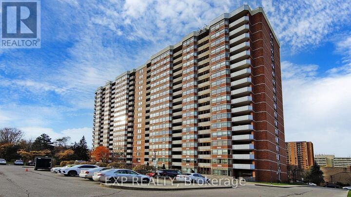 Property Photo:  121 Ling Road 808  ON M1E 4Y2 