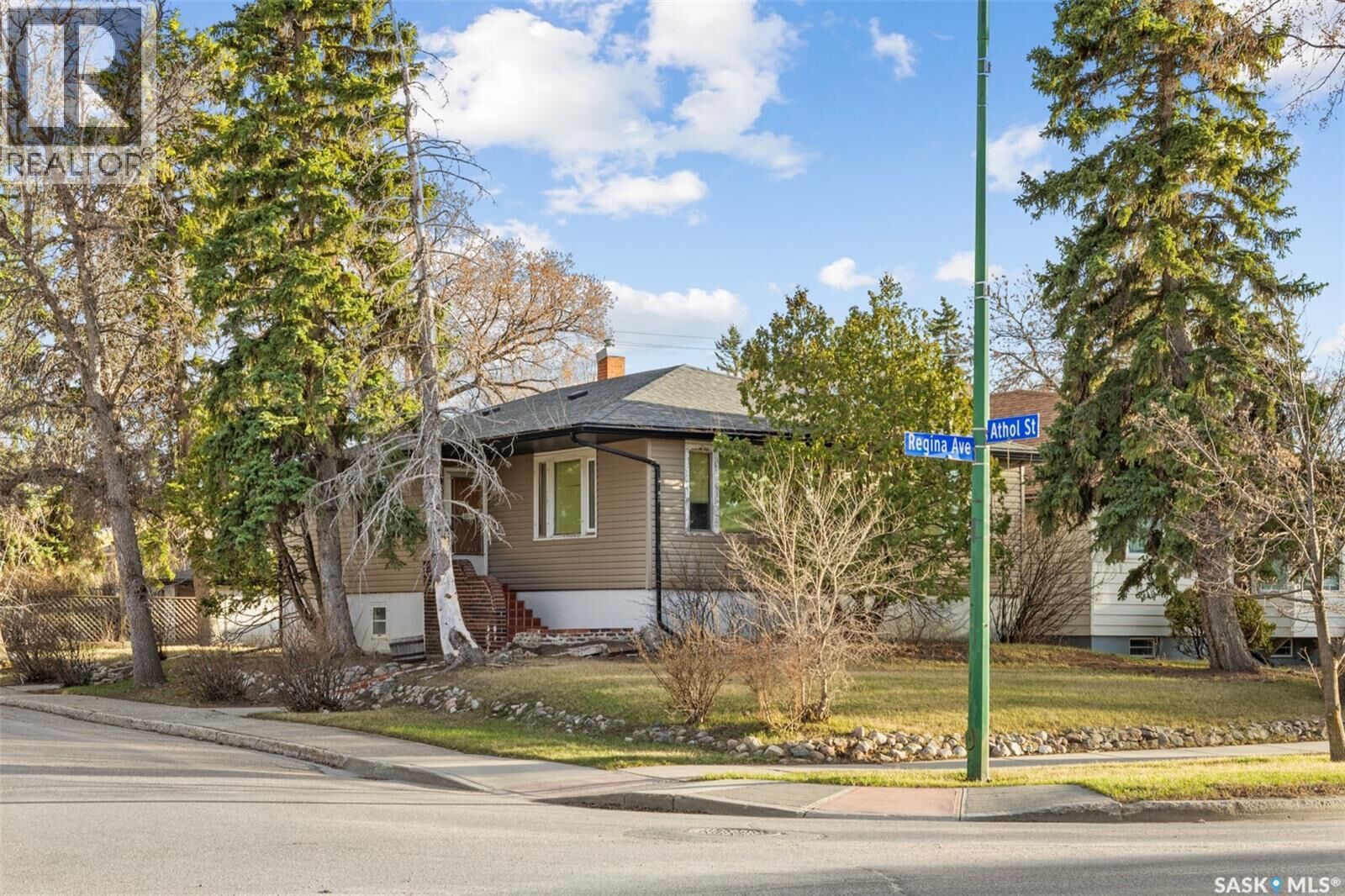 Property Photo:  3301 Regina Avenue  SK S4S 0H3 