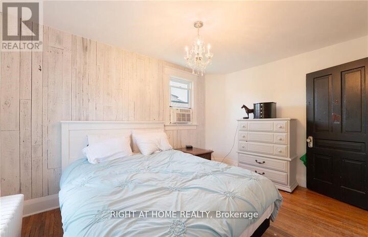 Property Photo:  129 Forest Avenue  ON L3K 5E5 