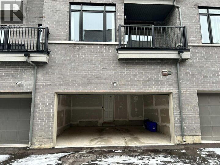 Property Photo:  69 William F Bell Parkway  ON L4S 0K1 