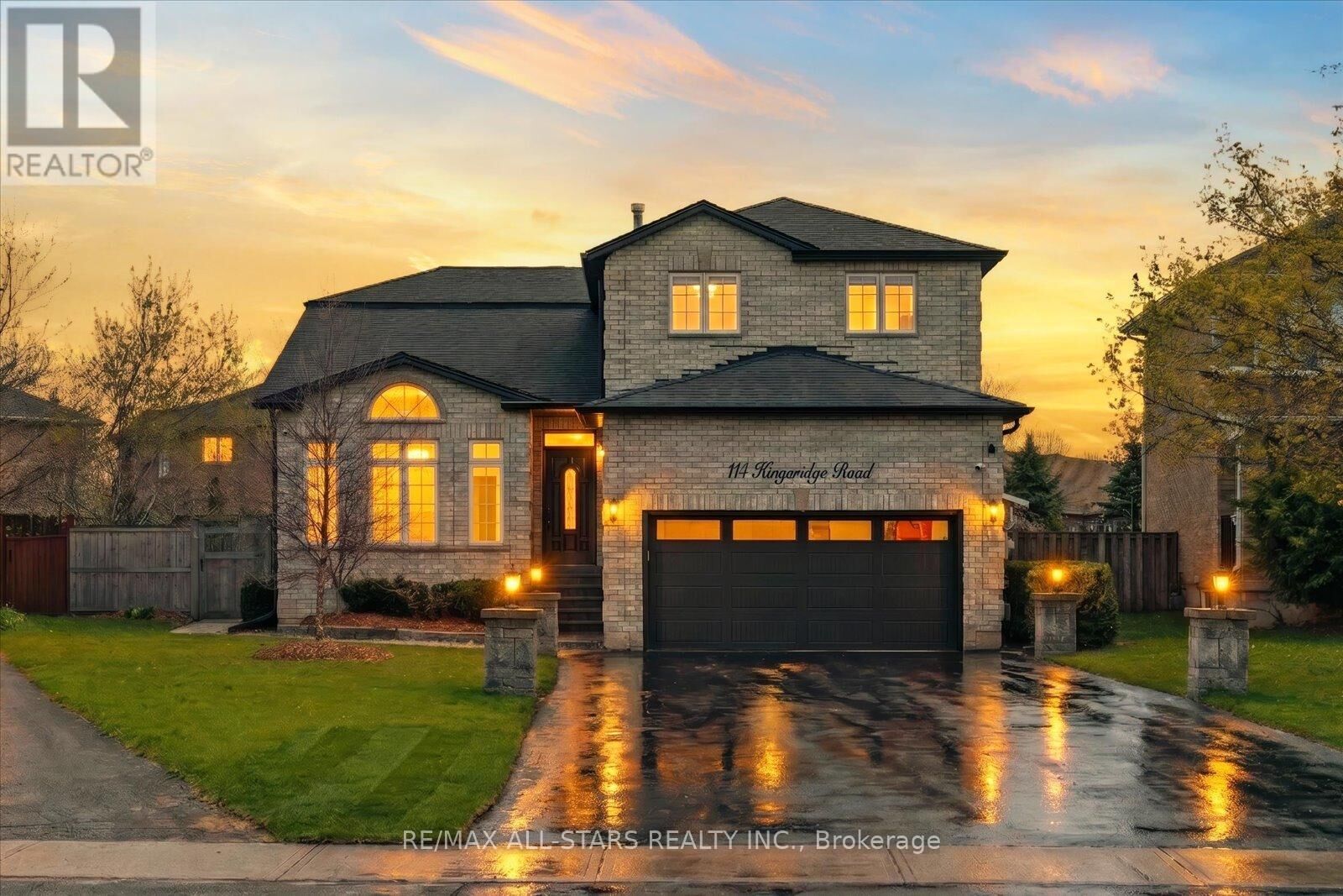 Property Photo:  114 Kingsridge Road  ON L4N 8K5 