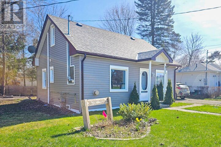 Property Photo:  113 Collingwood Street West  ON N4L 1H2 