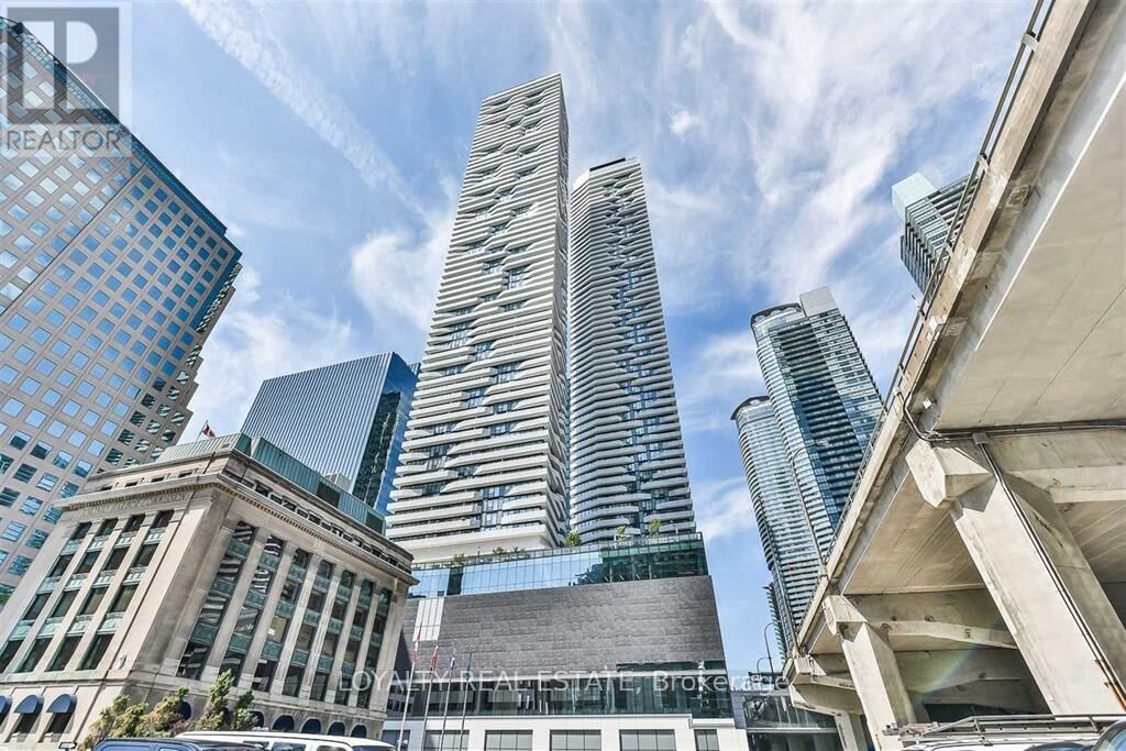 Property Photo:  88 Harbour Street 1205  ON M5J 1B7 