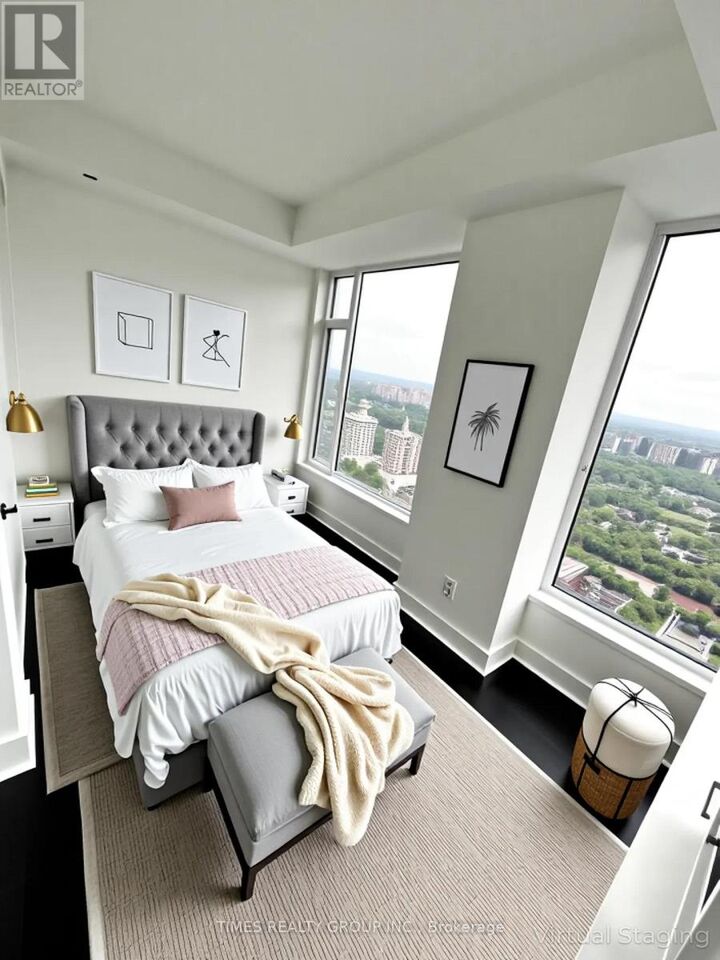 Property Photo:  11 Yorkville Avenue 5804  ON M4W 1L2 