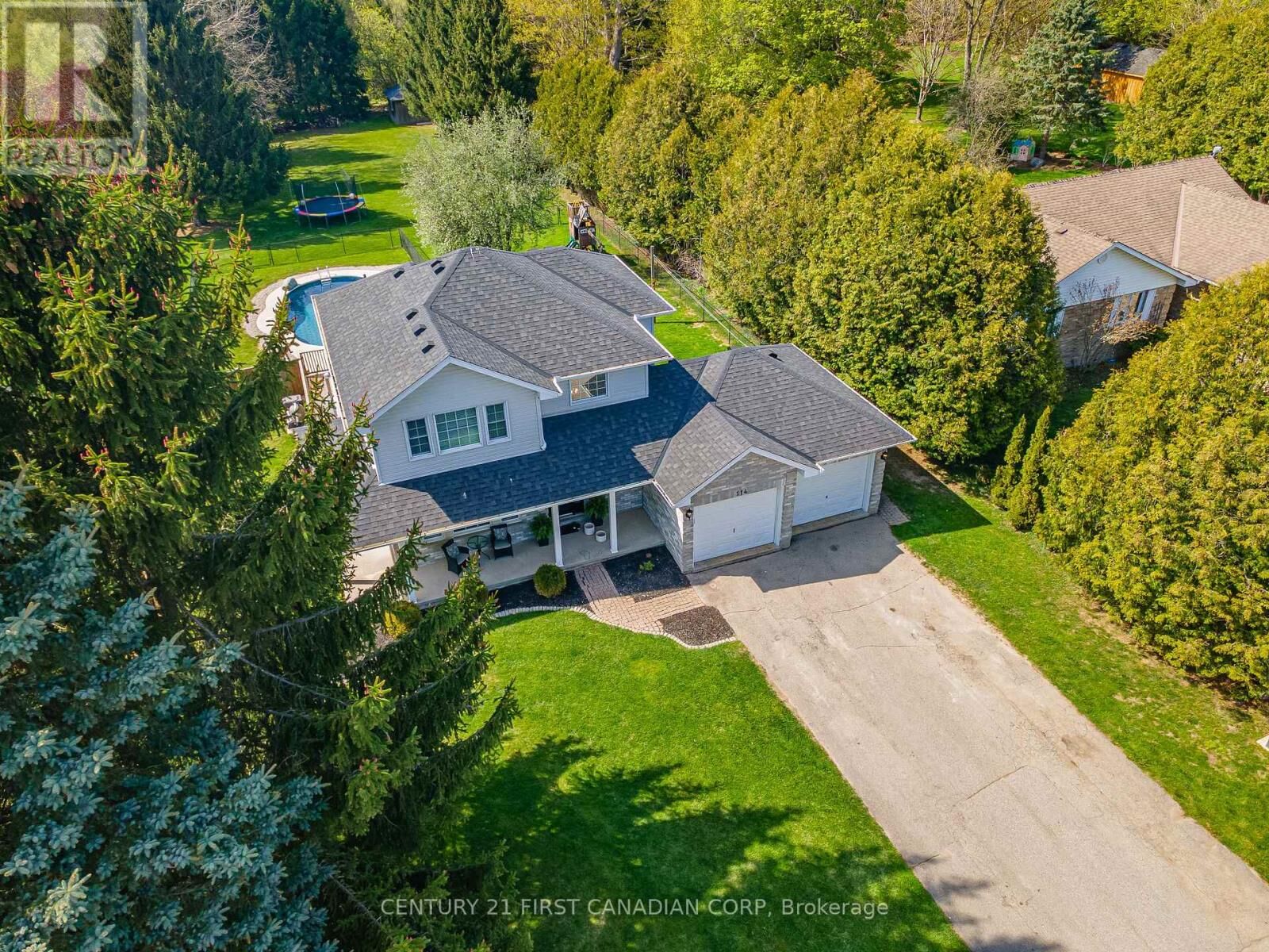 Property Photo:  114 Brookfield Street  ON N0M 1P0 