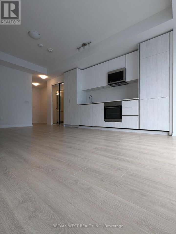 Property Photo:  8 Widmer Street 4208  ON M5V 0W6 