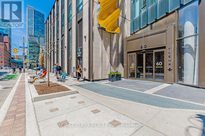Property Photo:  60 Shuter Street 1710  ON M5B 1A8 