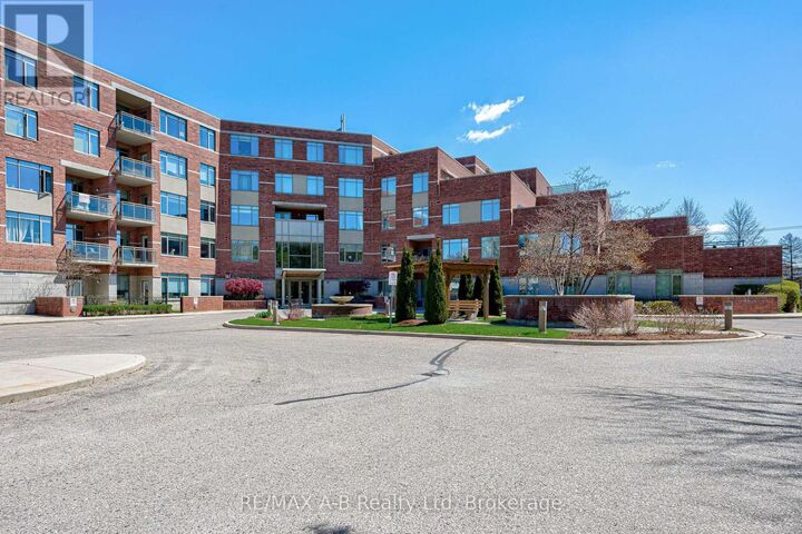 Property Photo:  400 Romeo Street North 101  ON N5A 0A2 