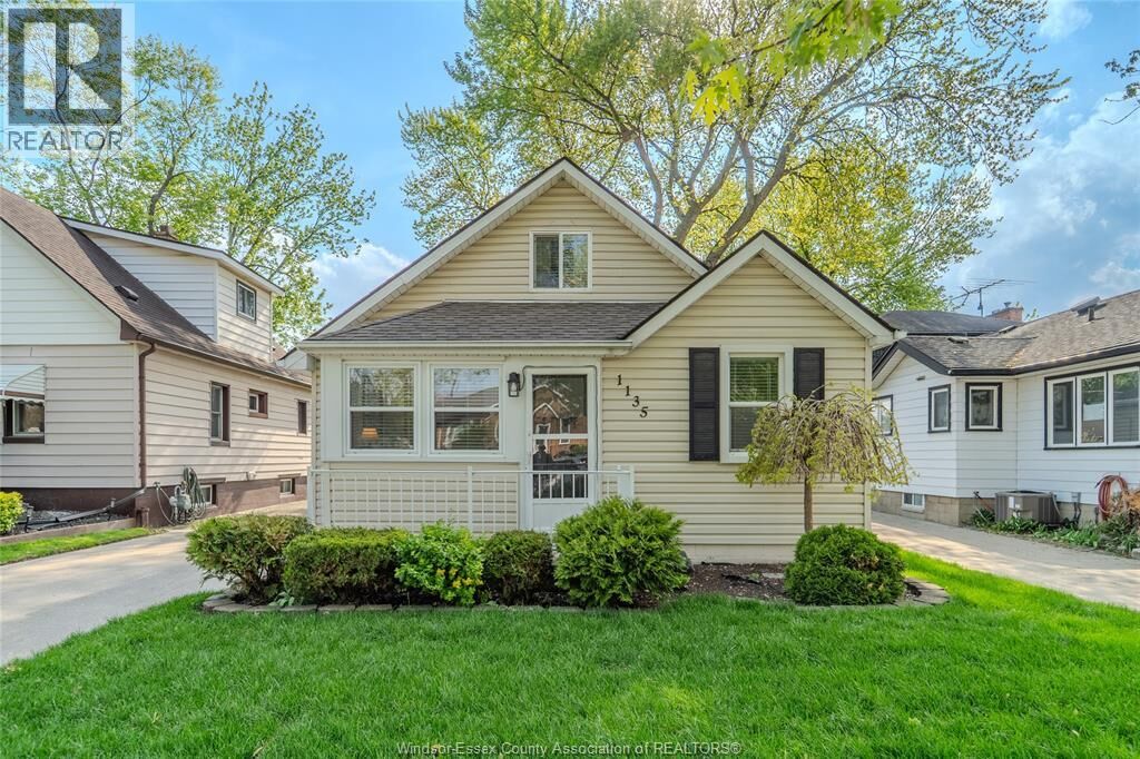 Property Photo:  1135 Glidden Avenue  ON N8S 2P2 