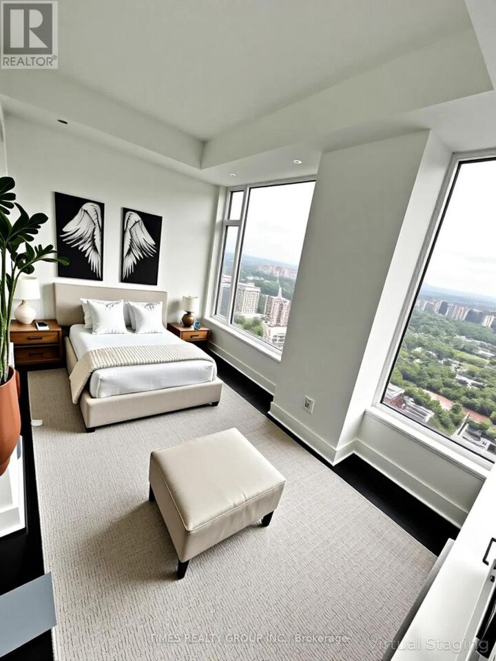 Property Photo:  11 Yorkville Avenue 5804  ON M4W 1L2 