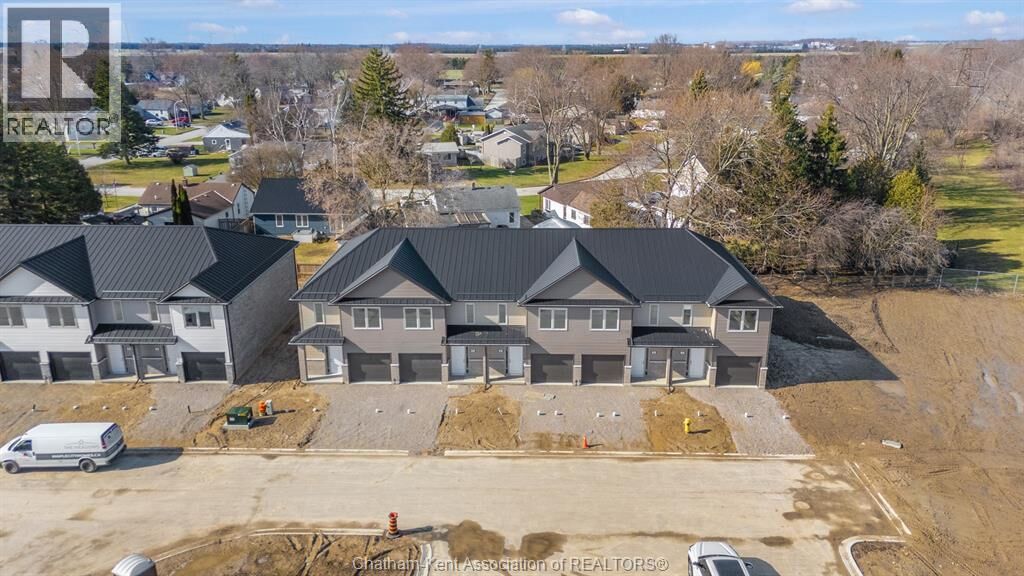 Property Photo:  16 Magnolia Lane  ON N7M 0W7 