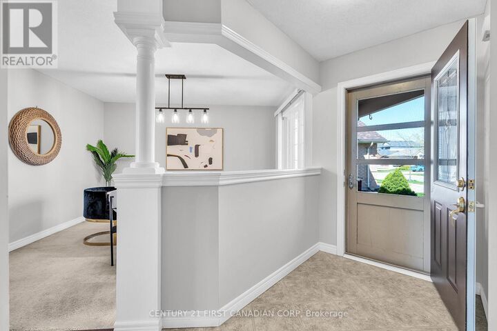 Property Photo:  1121 South Wenige Drive  ON N5X 4G5 
