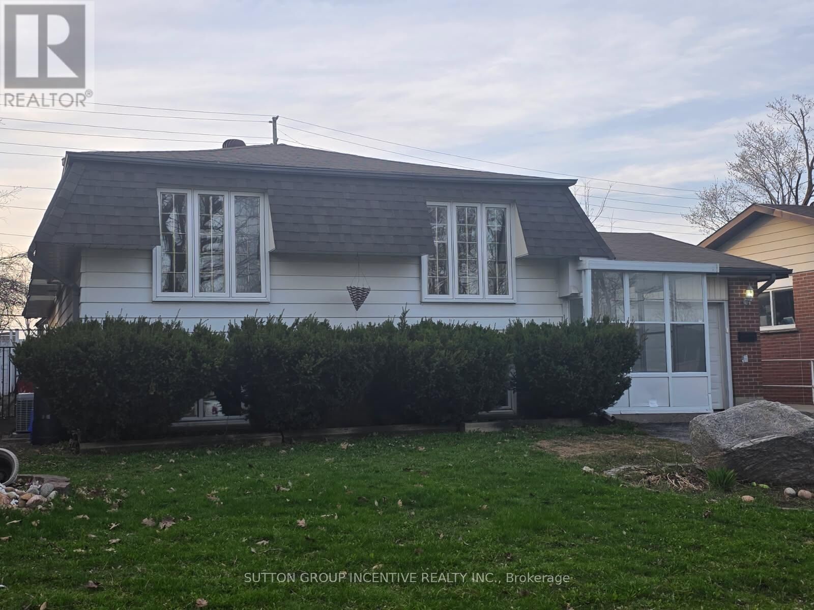 Property Photo:  50 Farmingdale Crescent  ON L4M 5E5 