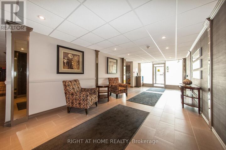 Property Photo:  35 Green Valley Drive 1714  ON N2P 2A5 