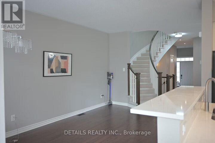 Property Photo:  29 Torbec Avenue  ON K2T 0B6 
