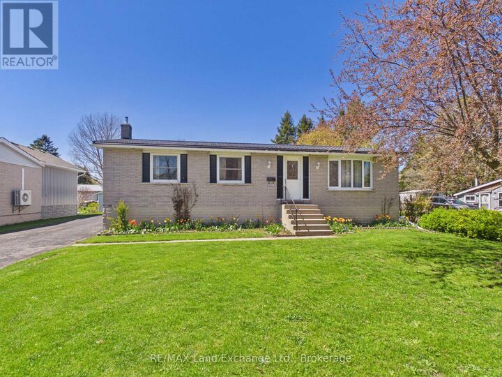 Property Photo:  400 Adelaide Street  ON N2Z 2W2 