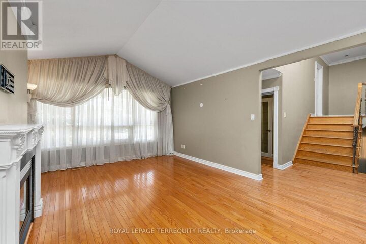Property Photo:  40 Sunnycrest Road  ON M2R 2T4 