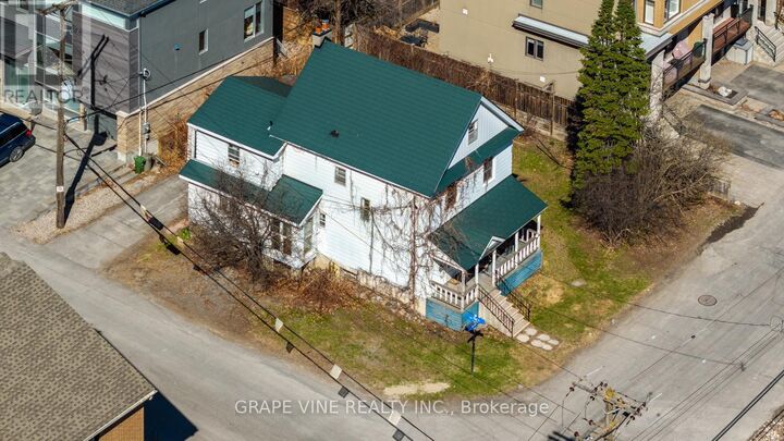 Property Photo:  388 Berkley Avenue  ON K2A 2G7 