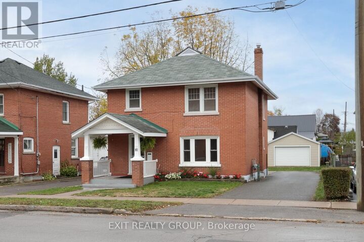 Property Photo:  92 Byron Street  ON K8V 2Y2 