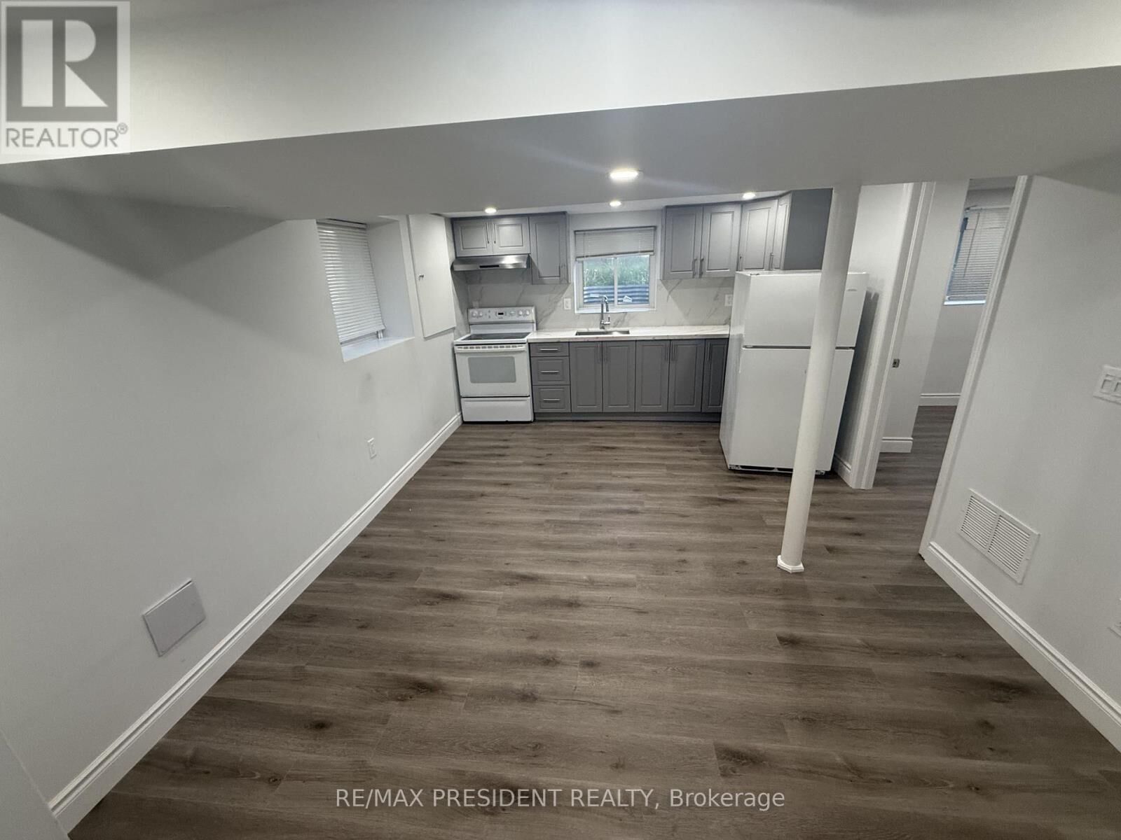 Property Photo:  45 Elmvale Crescent Lower  ON M9V 2B8 