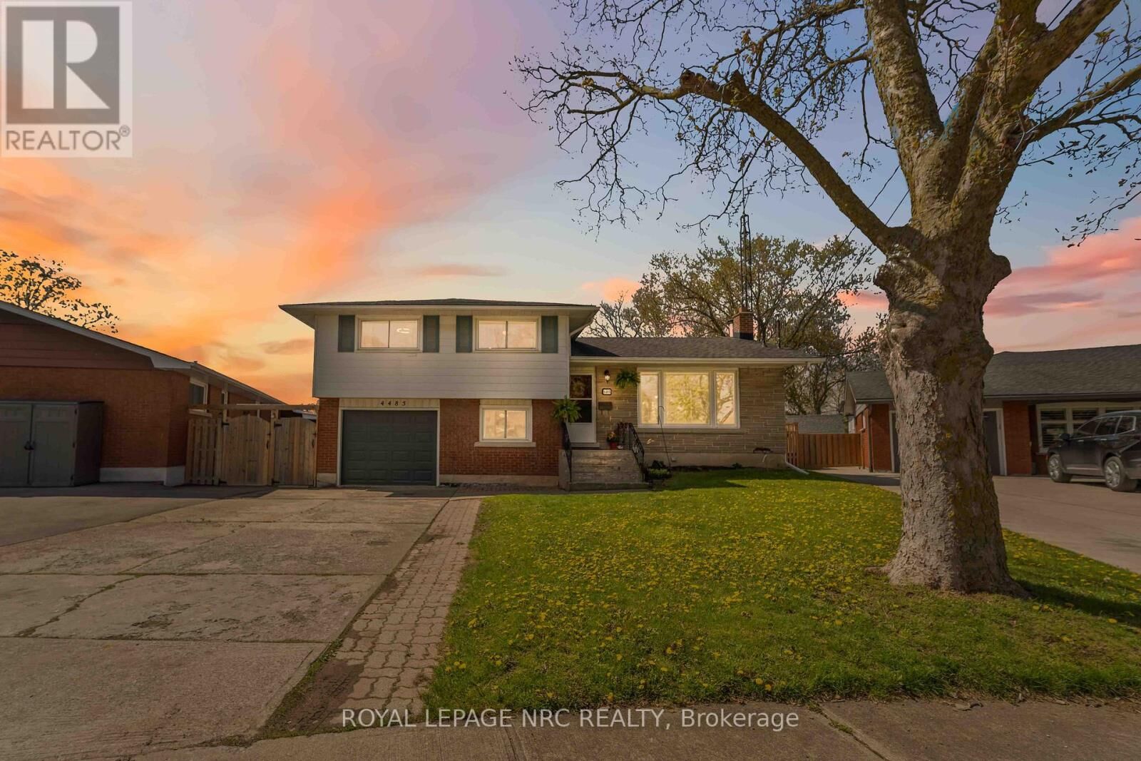Property Photo:  4485 Queensway Crescent  ON L2E 5R5 