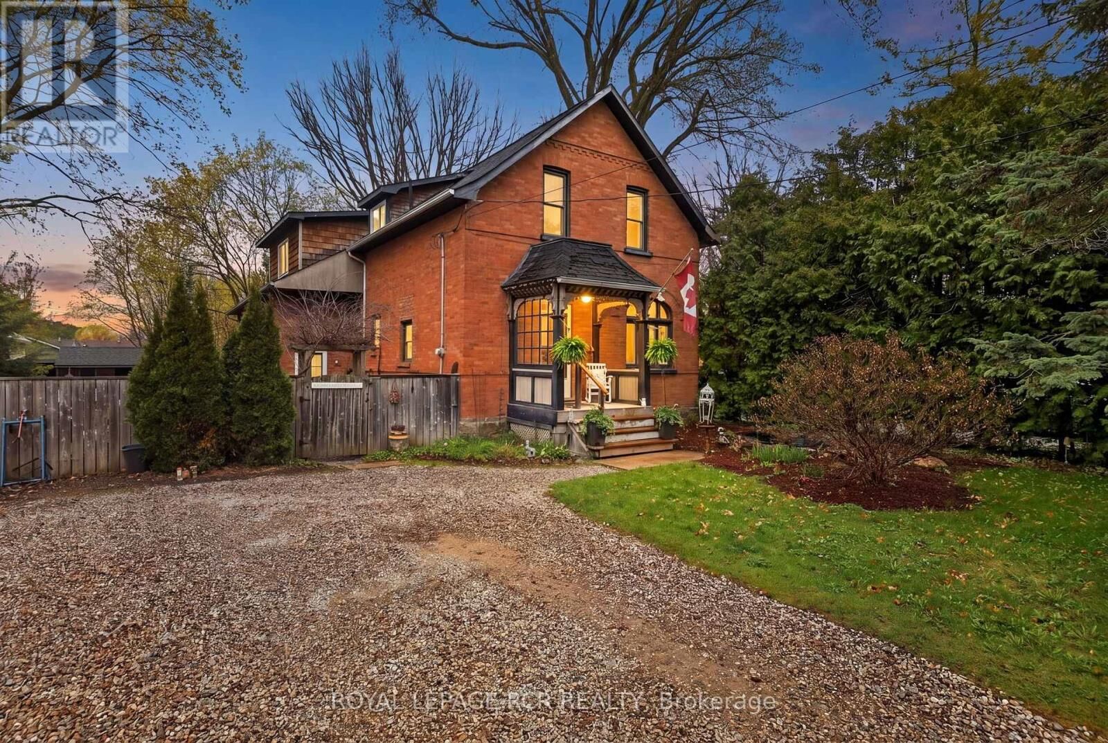 Property Photo:  20 Prospect Street  ON L0G 1A0 