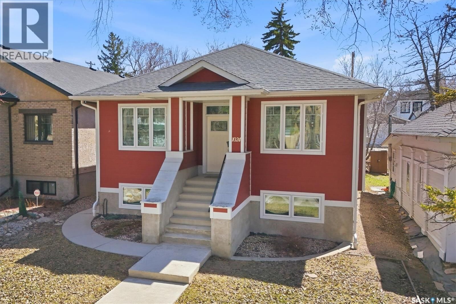 Property Photo:  1024 Temperance Street  SK S7N 0N6 