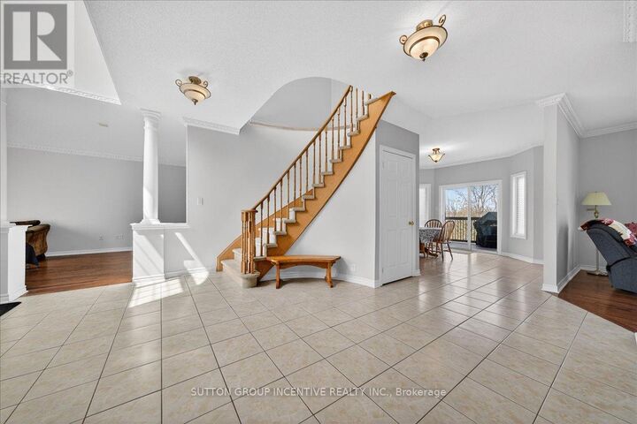 Property Photo:  6 Silvercreek Crescent  ON L4N 0Z8 