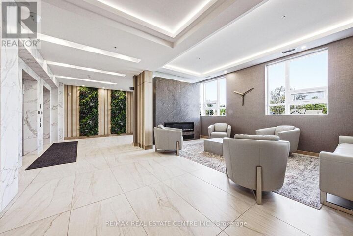 Property Photo:  34 Norman Street 111  ON N3R 2Y1 