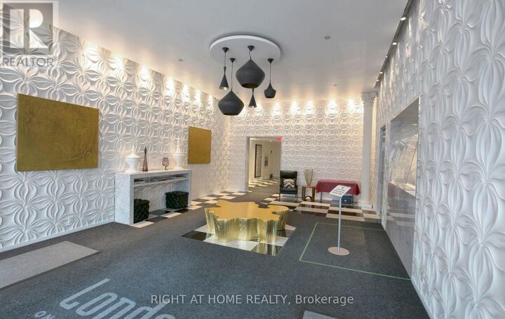 Property Photo:  1 Scott Street 1409  ON M5E 1A1 