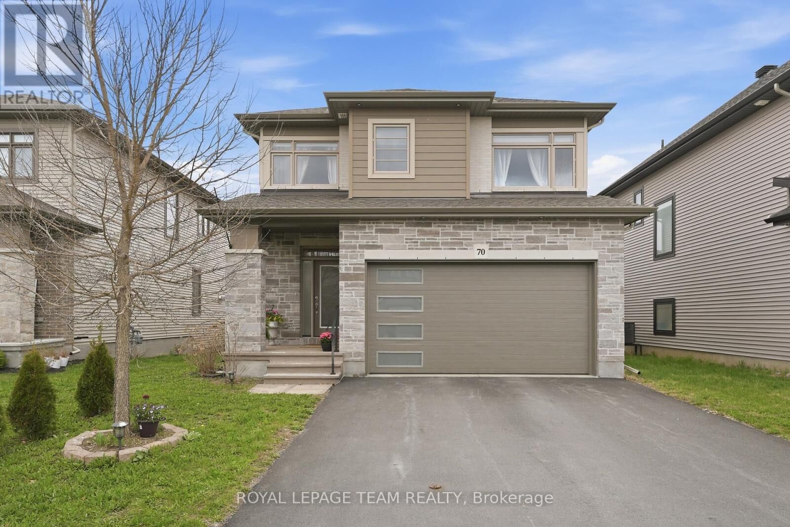 Property Photo:  70 Morris Street  ON K7C 0A4 