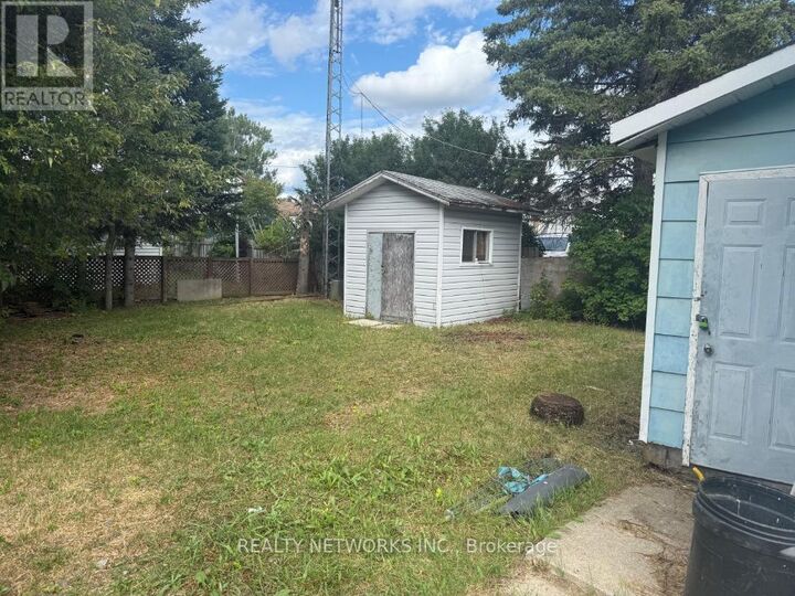 Property Photo:  214 Montgomery Avenue  ON P4N 3G8 