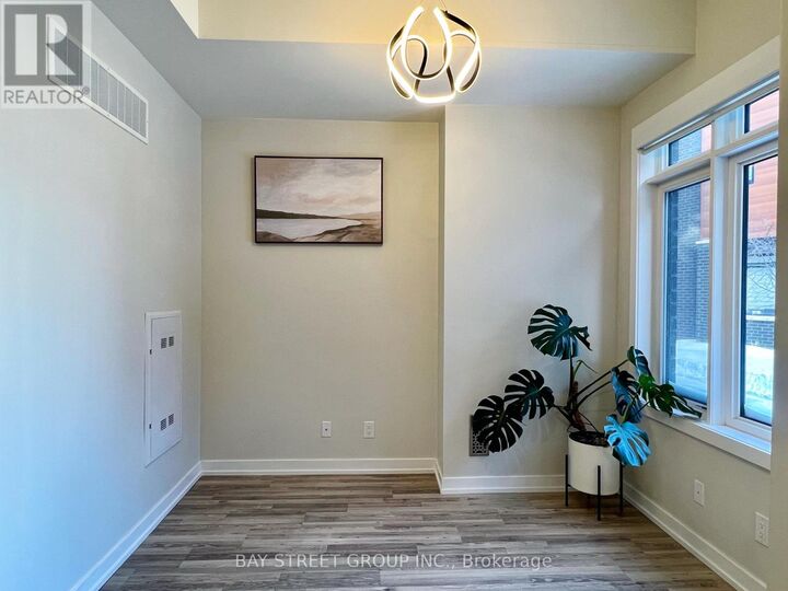 Property Photo:  370 Red Maple Road 13  ON L4C 5T4 