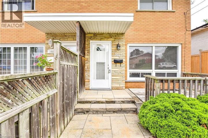 Property Photo:  1027 Bernhardt Street  ON N3H 2X9 