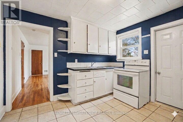 Property Photo:  3033 Richmond Road  ON K2B 6S6 