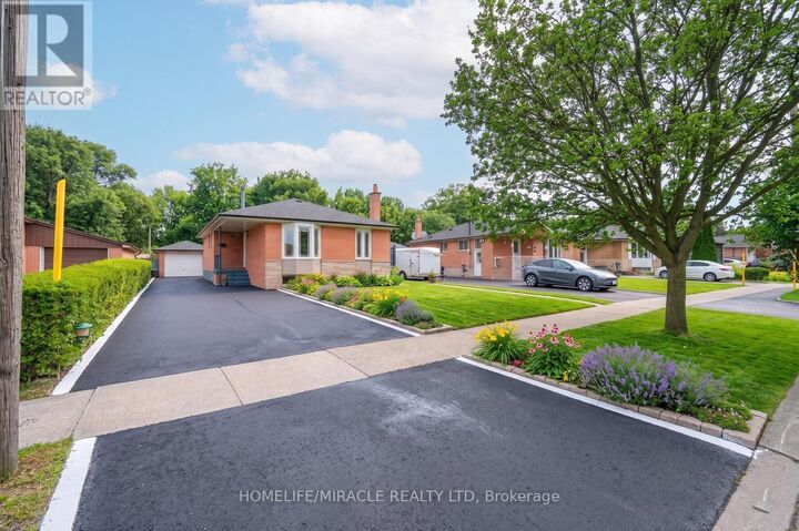 Property Photo:  92 Taysham Crescent  ON M9V 1X3 