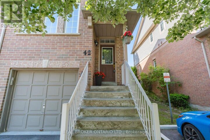 Property Photo: 42 Palomino Trail 42 ON L7G 6E9