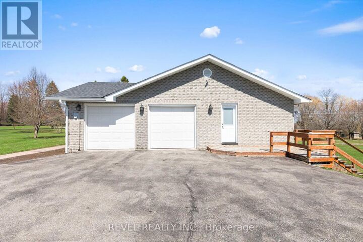Property Photo:  30 Castle Harbour Drive  ON L9L 1P5 
