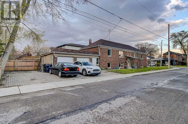 Property Photo:  238 Glebemount Avenue 1  ON M4C 3V2 