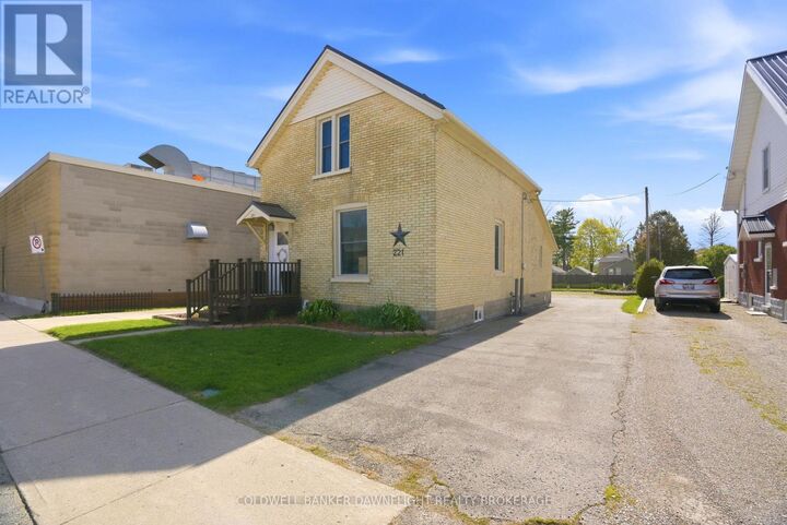 Property Photo:  221 Main Street South  ON N0M 1S6 