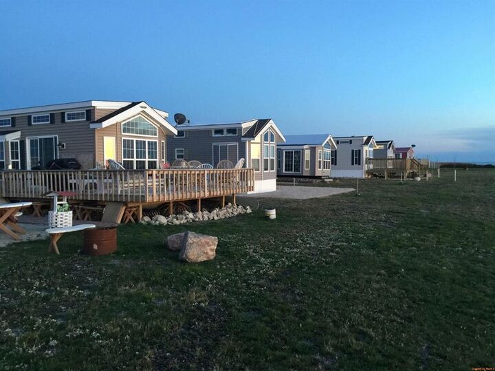 Property Photo: 65 Lake Ave, Oak Point Resort Park MB R0C 0A0