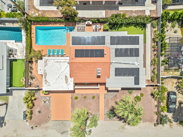 Property Photo:  377 Cabrillo Road  CA 92262 