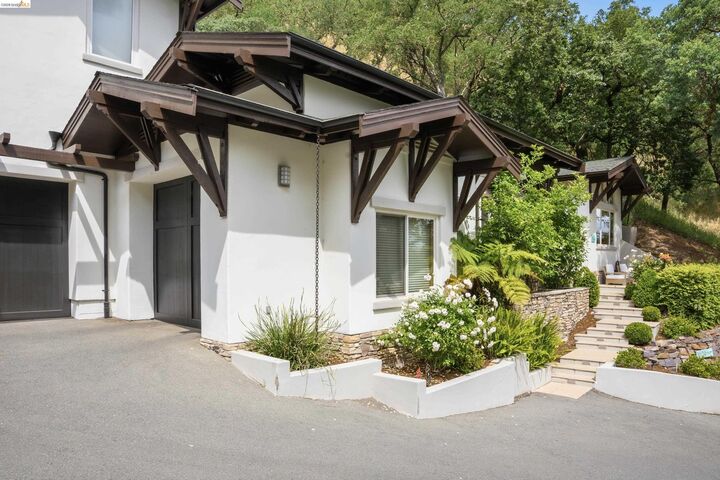 Property Photo:  1624 Campesino Ct  CA 94507 