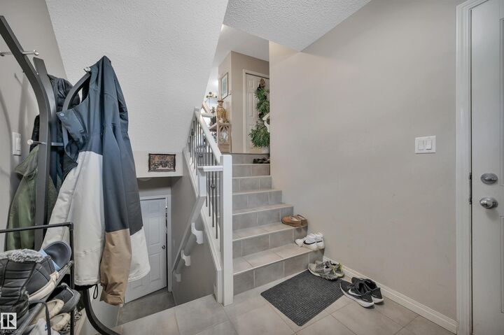 Property Photo:  7503 Getty Gate Gate NW 31  AB T5T 4S8 