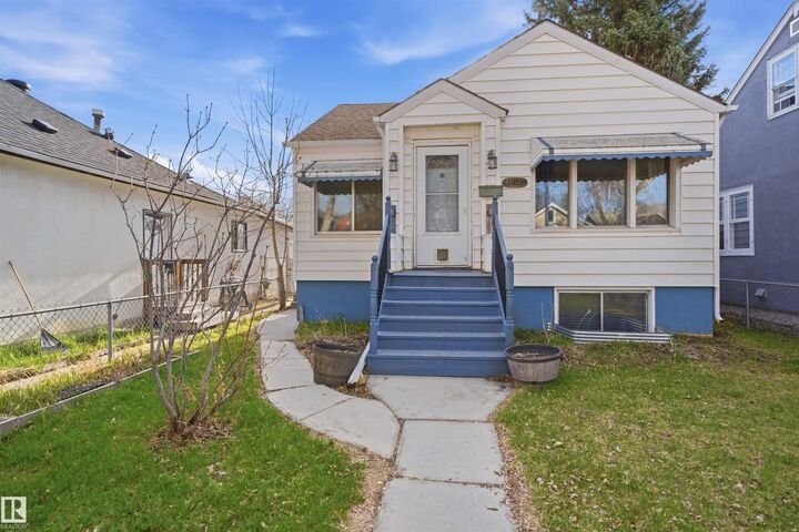 Property Photo:  11617 89 Street NW  AB T5B 3V3 