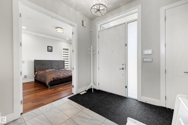 Property Photo:  9055 24 Avenue SW  AB T6X 0P4 