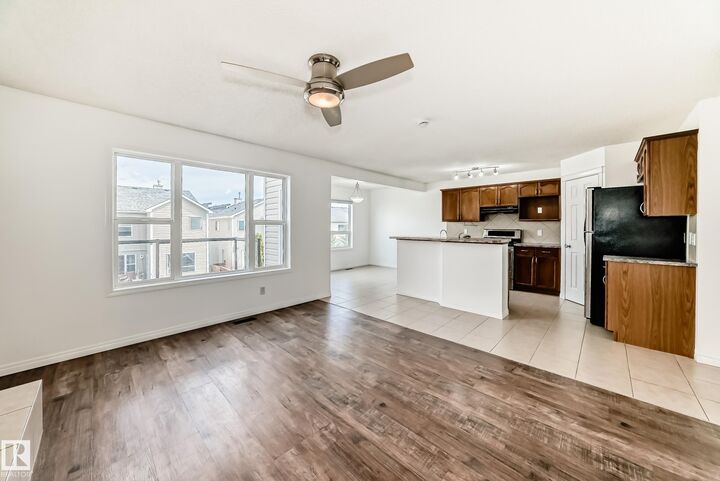Property Photo:  54 Royal Elm Road  AB T3G 5V7 