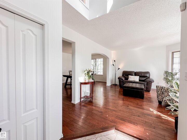 Property Photo:  10020 97 Avenue NW  AB T5K 0B1 